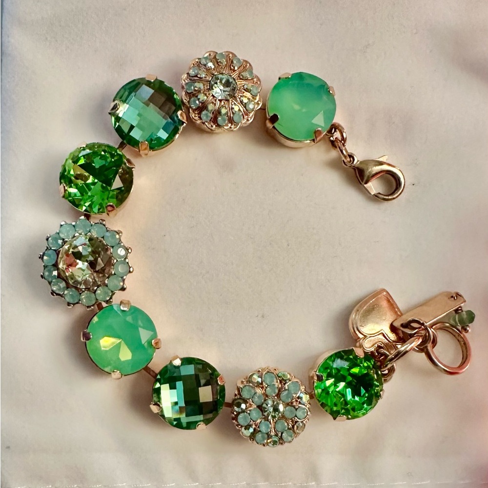 Mariana Green Bracelet with Circular Gemstones and Gold-Toned Metal